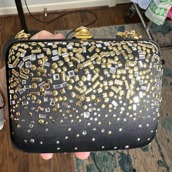 Satin and rhinestone evening bag with a removable gold chain. - Picture 7 of 12